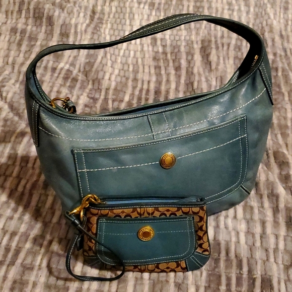 Coach Handbags - Coach pocketbook & wallet 🚨Host Pick🚨